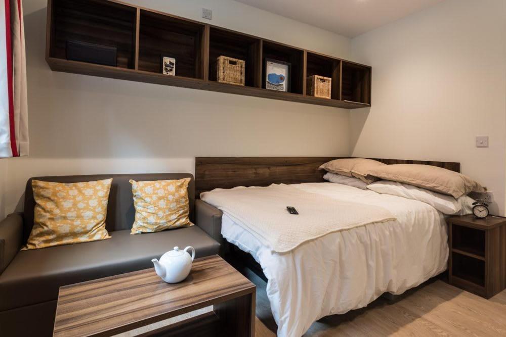 Zeni Central Exeter Studios Экстерьер фото