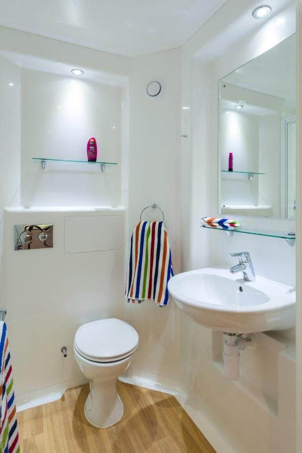Zeni Central Exeter Studios Экстерьер фото