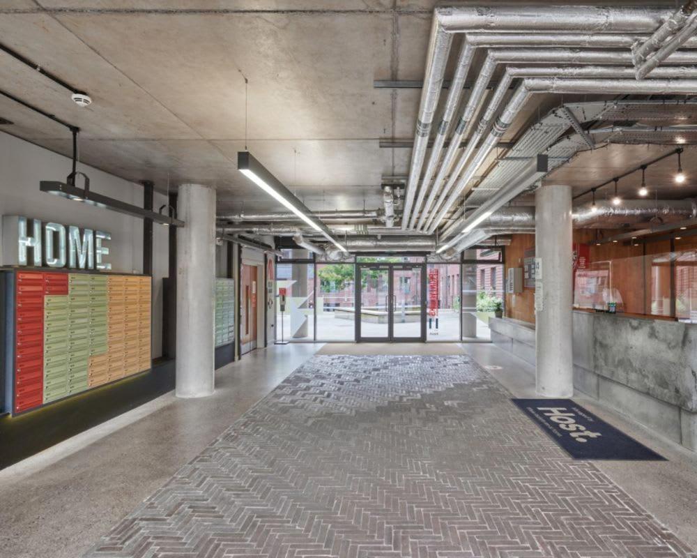 Zeni Central Exeter Studios Экстерьер фото